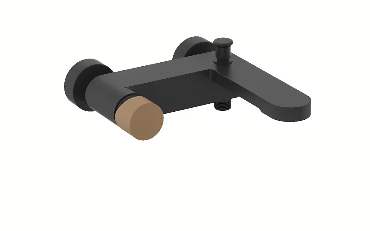 Miješalica za Kadu SAT Fusion u crnoj mat izvedbi s ručicom u dekoru svijetlog drva pro za zidnu montažu.