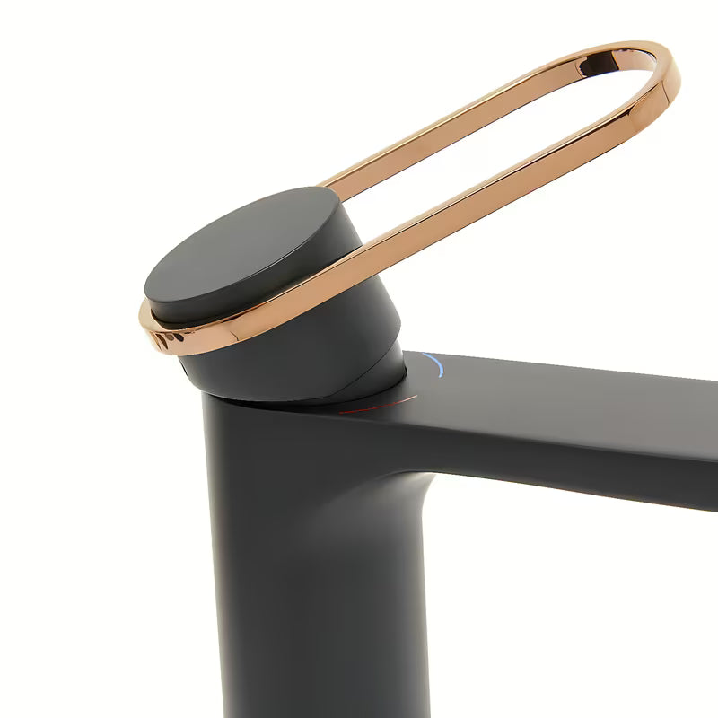 Visoka miješalica za Umivaonik SAT Fusion bez odvoda u mat crnoj izvedbi s brončanom ručicom.