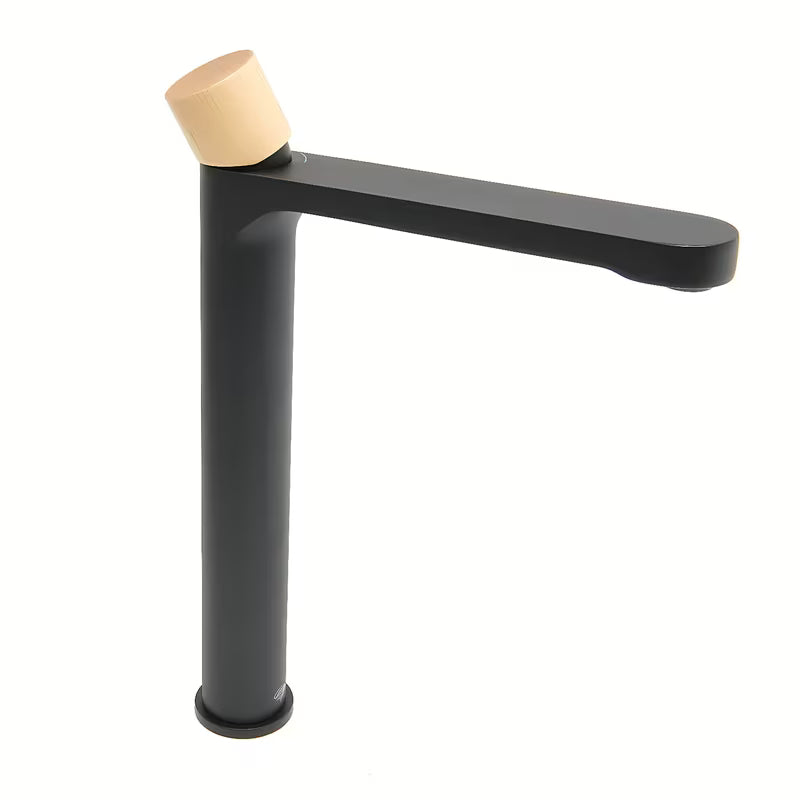 Visoka stojeća miješalica za umivaonik SAT Fusion s mat površinom i ručicom u svijetlom drvu.