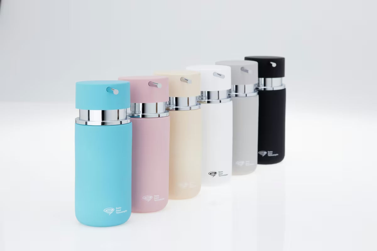 Samostojeći dozator za tekući sapun SAT Infinitio u mat tirkiznoj boji.