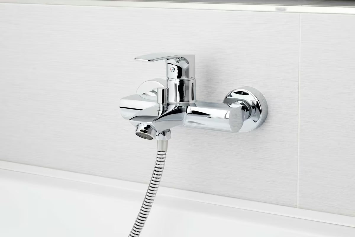 Kromirana zidna jednoručna baterija miješalica za kadu SAT Project s razmakom 150 mm
