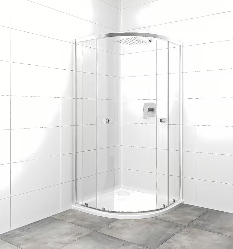 Polukružna tuš kabina SAT Project 90x90 cm s kliznim vratima i prozirnim staklom u sjajnom kromu.