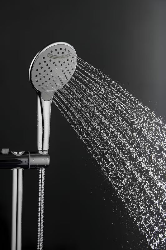 Tuš sustav SAT Chrome s termostatskom miješalicom, s nadglavnim i ručnim tušem te staklenom policom, u krom/bijeloj izvedbi.