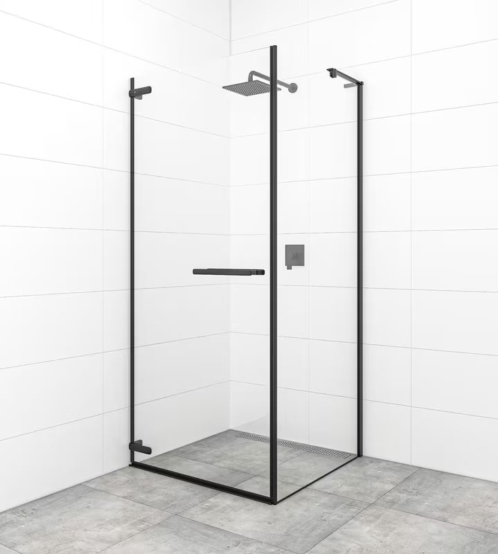 Zaokretna tuš vrata SAT Tgd New 80 cm u mat crnoj boji s prozirnim staklom i Easyclean obradom.
