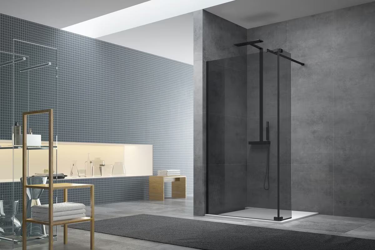 Okretna bočna stijenka s pantima SAT Walk-In u crnoj izvedbi pro za proširenje walk-in tuš kabine.