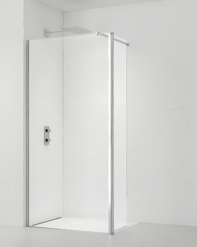Walk-in tuš stijena SAT Walk-in 120 cm od prozirnog stakla s profilima u sjajnom kromu.