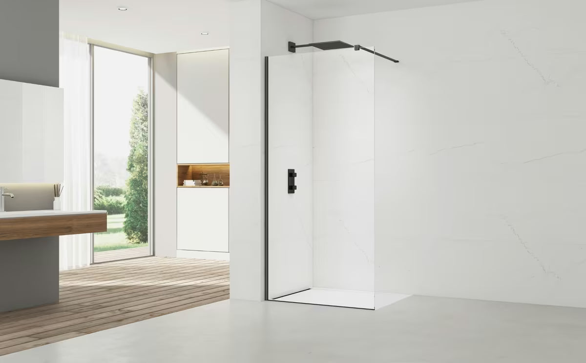 Walk-in tuš stijena SAT Walk-in 130 cm s prozirnim staklom i profilima u crnoj izvedbi