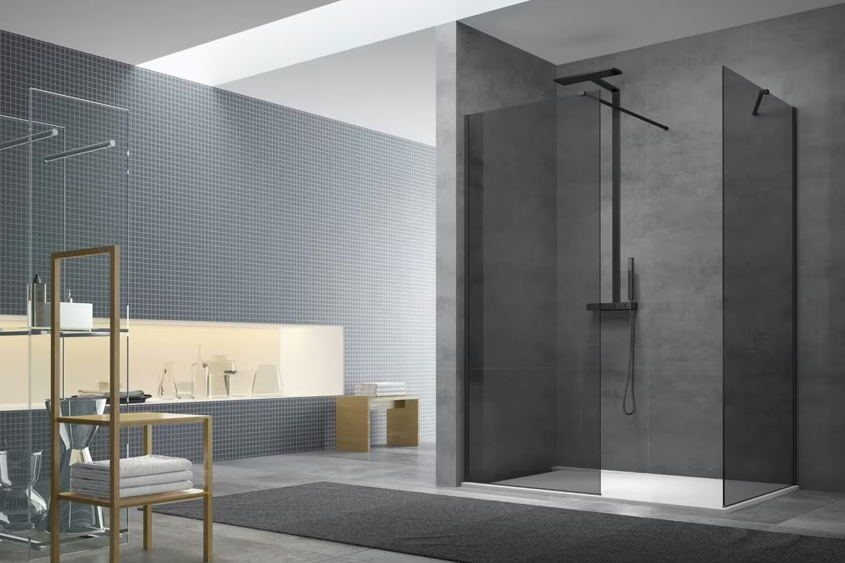 SAT Walk-in tuš stijena Walk-In 120x90 cm u crnoj boji s neprozirnim staklom i zatamnjenim efektom.