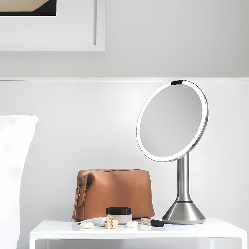 Kozmetičko ogledalo Simplehuman Dual Touch od brušenog nehrđajućeg čelika s Tru-lux LED osvjetljenjem i povećanjem 5x.