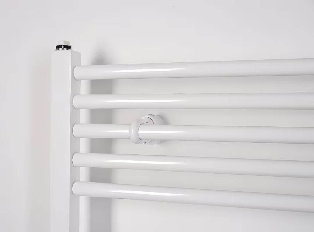 Bijeli kombinirani cijevni radijator Thermal Trend KD dimenzija 45x96 cm.