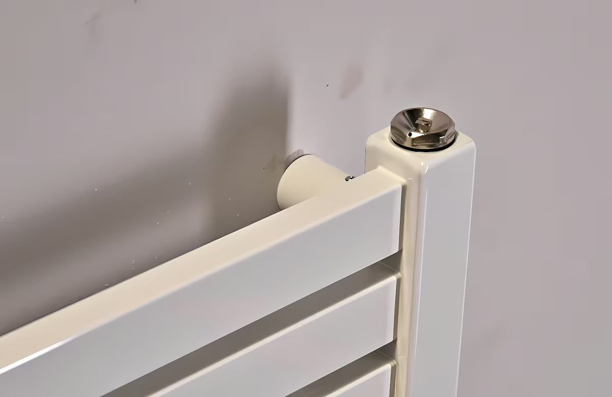 Bijeli kombinirani radijator Thermal Trend dimenzija 45x133 cm za kupaonicu