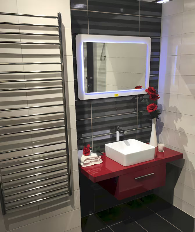 Bijeli umivaonik na ploču Triomini Slim od tanke keramike, izvedba bez preljeva.