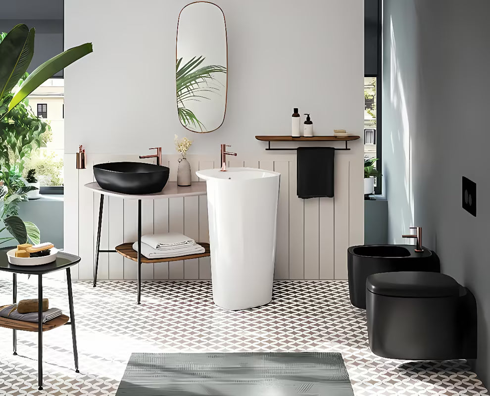 Viseća WC Školjka Vitra Plural u crnoj mat boji bez sustava za ispiranje