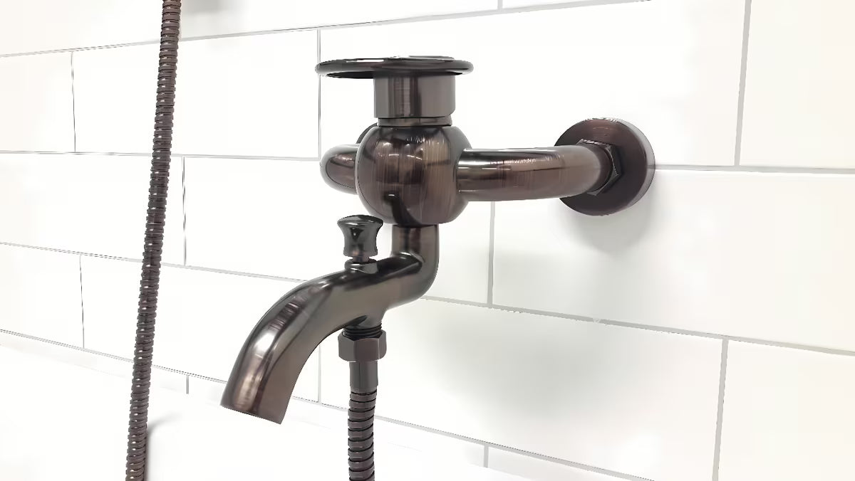 WF Industrial jednoručna baterija zidna miješalica za kadu s tuš setom u završnoj obradi uljem trljana bronca dark-metal.