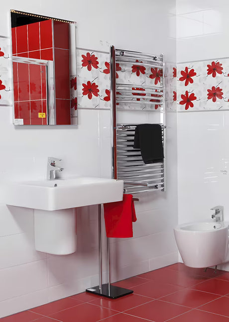 Pravokutno zidno ogledalo Amirro Orion 50x70 cm s Led osvjetljenjem s rasvjetom i policom, vertikalna orijentacija.