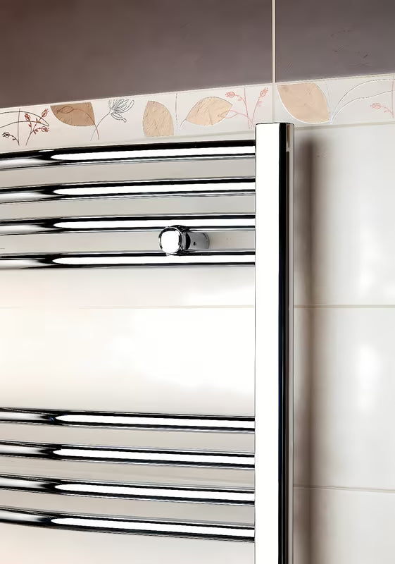 Kombinirani kupaonski radijator Anima Marcus 600x1118 mm u krom izvedbi sa zaobljenim profilom.