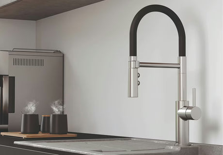 Miješalica za Sudoper Blanco Catris-S Flexo u izvedbi supersteel s izvlačnim tušem i mat površinom.