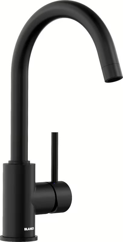 Blanco miješalica za sudoper u mat crnoj boji s okretnim izljevom 360° i blago zakrivljenim izljevom.