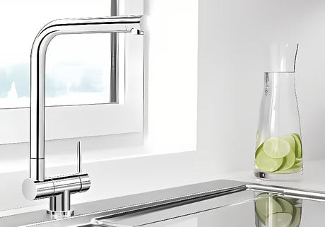 Kromirana jednoručna baterija miješalica za sudoper Blanco Laressa-F pro za ugradnju ispred prozora s ručicom desno