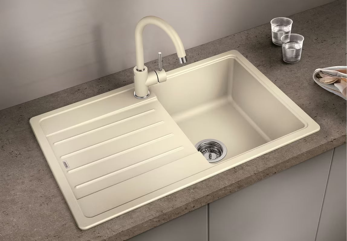 Granitni sudoper  Blanco Legra 45 S ocjeđivačem u boji bijela soft pro montaža na radnu ploču.