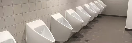 Bezvodni viseći keramički pisoar ecostep P10 s patentiranim ventilom pro uštedu vode i jednostavno održavanje.