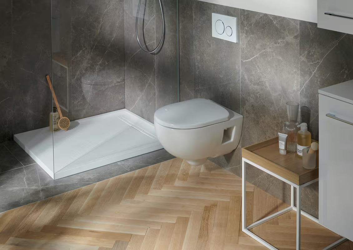 Bijela WC daska Geberit Selnova od duroplasta s tihim spuštanjem soft Close.