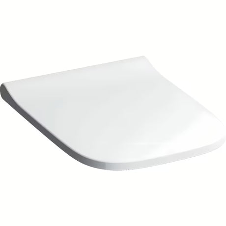 Bijela WC daska Geberit Smyle od duroplasta sa sporim spuštanjem soft Close i funkcijom QuickRelease.