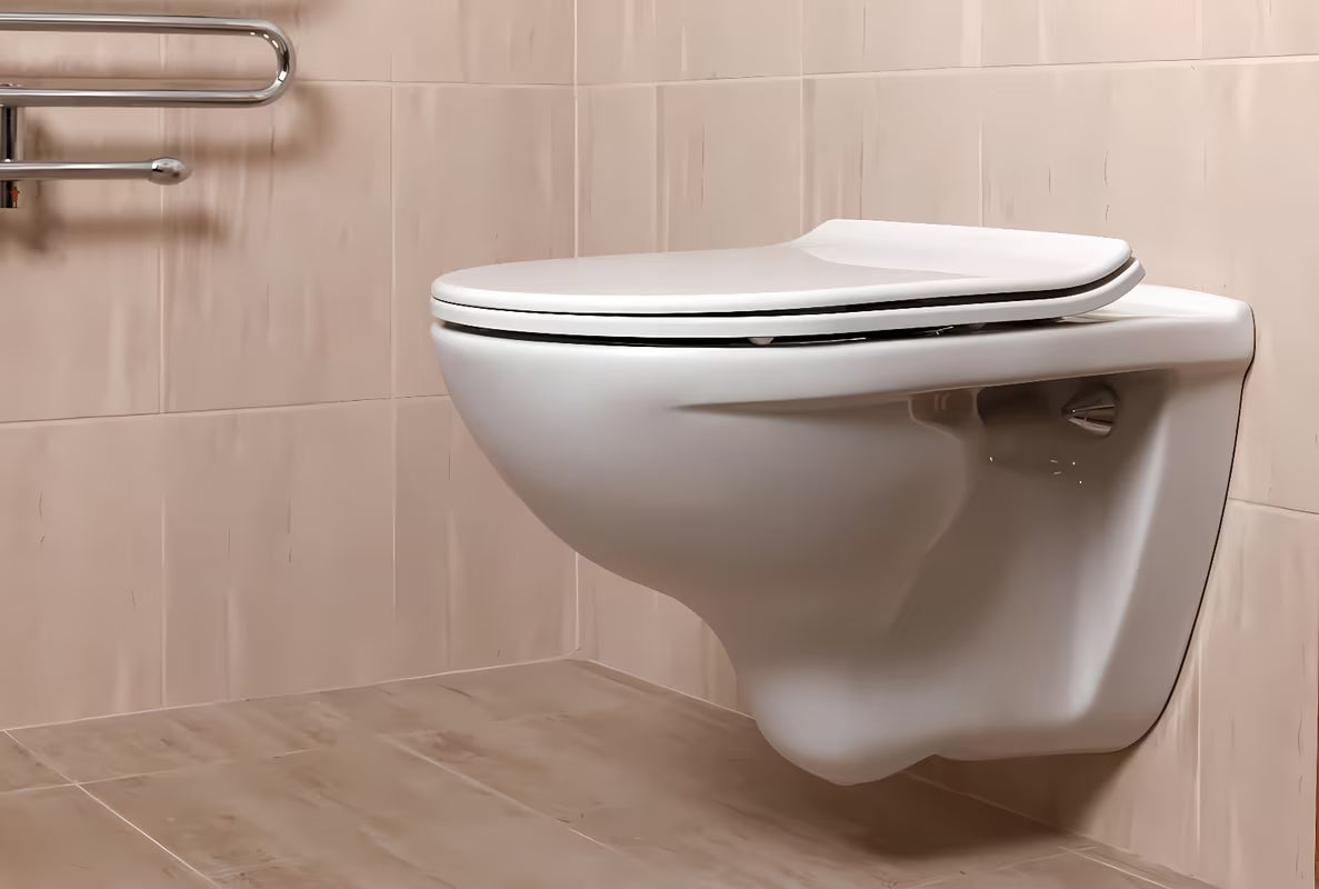 Bijela supertanka WC daska Glacera EasySlim33 od duroplasta s soft Close i pričvršćenjem EasyLock