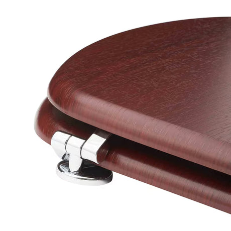 Glacera WC daska Mahagon od MDF-a s PVC folijom i kromiranim mjedenim šarkama sa skrivenim pričvršćenjem.