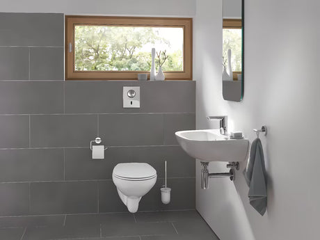 Bijela WC daska Grohe Bau Ceramic od duroplasta s brzim otpuštanjem i šarkama od nehrđajućeg čelika