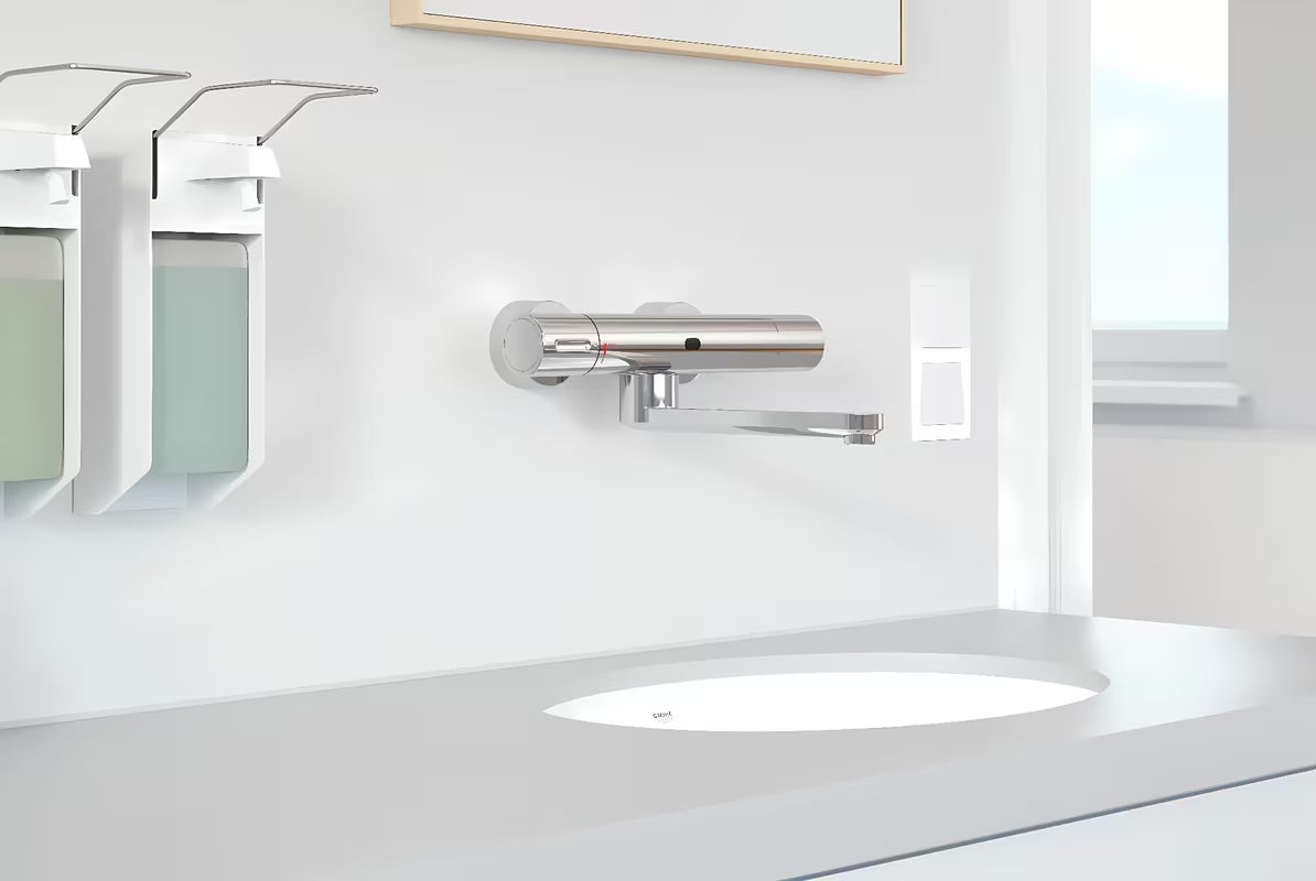 Ugradbeni umivaonik Grohe Bau Ceramic 55 560 × 420 mm u izvedbi alpine white s preljevom