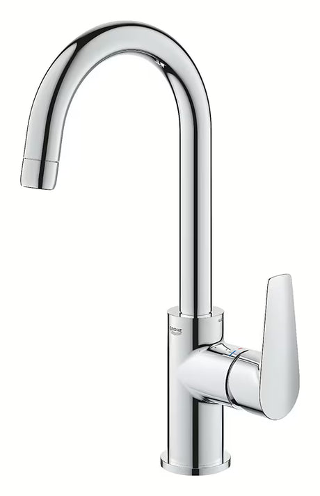 Visoka jednoručna baterija miješalica za umivaonik Grohe bauedge u krom izvedbi s odvodom.
