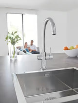 Kromirana miješalica za sudoper Grohe Blue Home Duo s filtrom, s hlađenjem i tipkom pro za gaziranu i negaziranu vodu