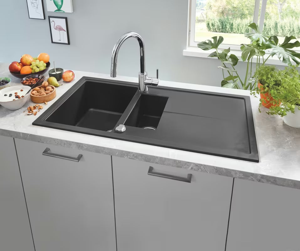 Kromirana miješalica za sudoper Grohe Concetto New s visokim zakretnim izljevom i izvlačnim tušem