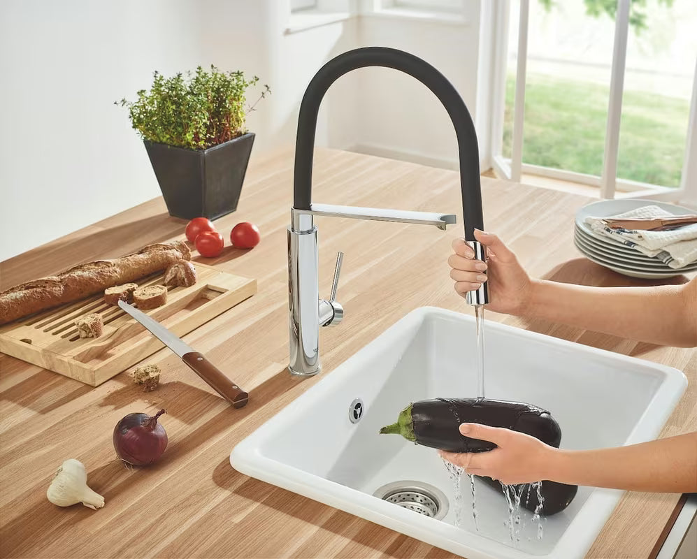 Kromirana kuhinjska miješalica za sudoper Grohe Concetto New s visokim zakretnim izljevom i izvlačnim tušem