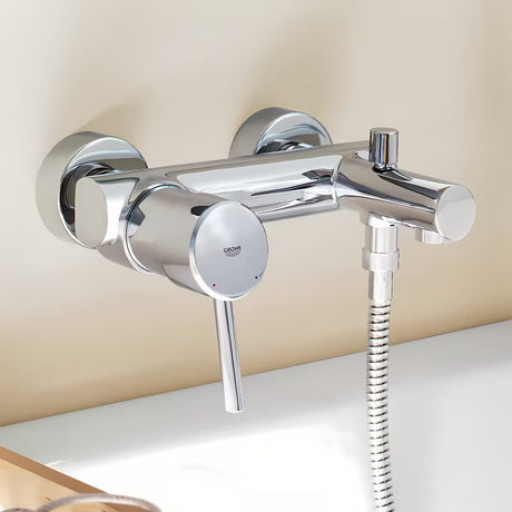 Zidna jednoručna baterija miješalica za kadu Grohe Concetto New u krom izvedbi s preklopnikom kada tuš