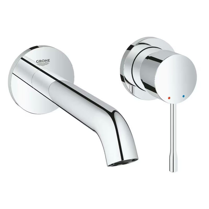 Kromirana podžbukna miješalica za umivaonik Grohe Essence New pro za zidnu montažu s ručicom i rozetom.