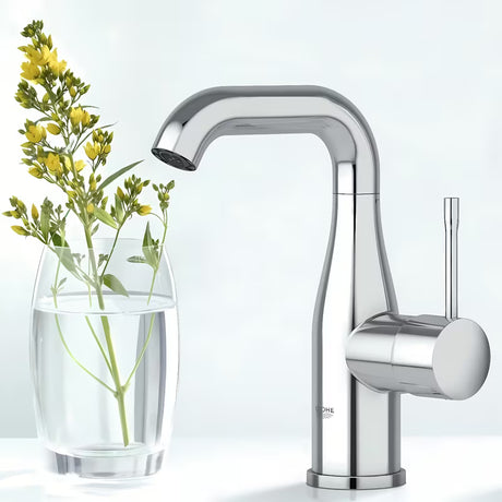 Kromirana miješalica za umivaonik Grohe Essence New sa srednje visokim izljevom i zakretnim izljevom