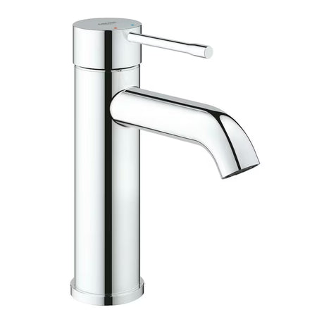 Kromirana jednoručna baterija miješalica za umivaonik Grohe Essence New s glatkim tijelom i zakrivljenim izljevom