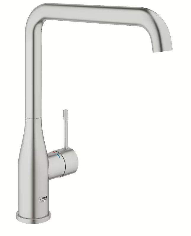 Kuhinjska slavina za sudoper Grohe Essence New s visokim zakretnim izljevom u izvedbi supersteel.