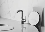 Visoka jednoručna baterija miješalica za umivaonik Grohe Essence New u završnoj obradi Hard Graphite s okretnim izljevom
