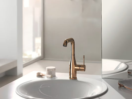 Visoka jednoručna baterija miješalica za umivaonik Grohe Essence New u boji warm sunset sa zakretnim izljevom