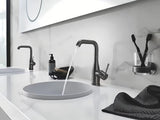 Držač Grohe Essentials pro za posudicu za sapun ili čašu u izvedbi Brushed Hard Graphite sa skrivenim pričvršćenjem.