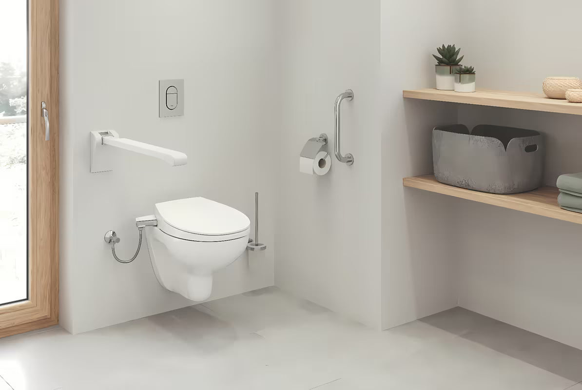 Kromirani kadni ručka Grohe Essentials s površinom Grohe StarLight i skrivenim pričvršćenjem