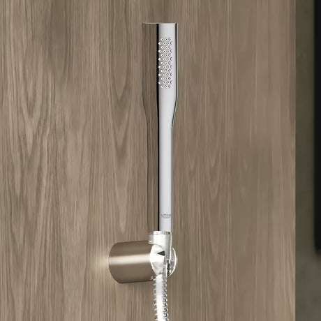 Set za Kadu Grohe Euphoria Cosmopolitan Stick u krom izvedbi s ručnim tušem, držačem i crijevom Silverflex