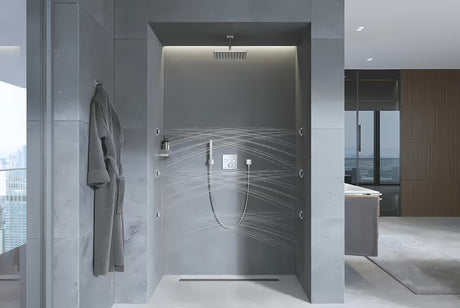Fiksni kromirani nosač ručnog tuša Grohe Euphoria Cube četvrtastog dizajna.