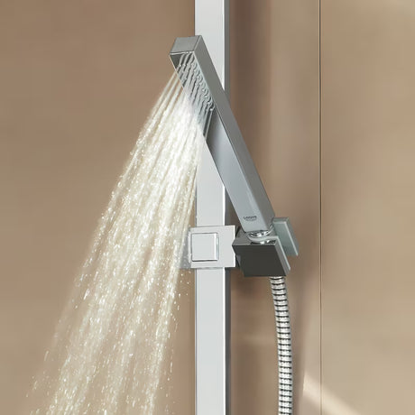 Tuš set Grohe Euphoria Cube u krom izvedbi s ručnim tušem, šipkom i crijevom