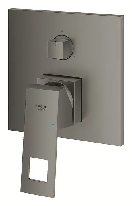 Podžbukna jednoručna baterija tuš i miješalica za kadu Grohe Eurocube u izvedbi brušeni Hard Graphite s 3-smjernim preklopnikom.