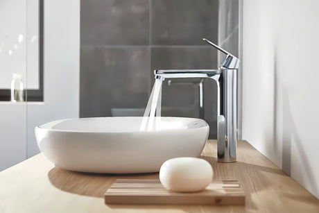 Grohe Eurosmart Cosmopolitan visoka miješalica za umivaonik u krom izvedbi pro samostojeći umivaonici .