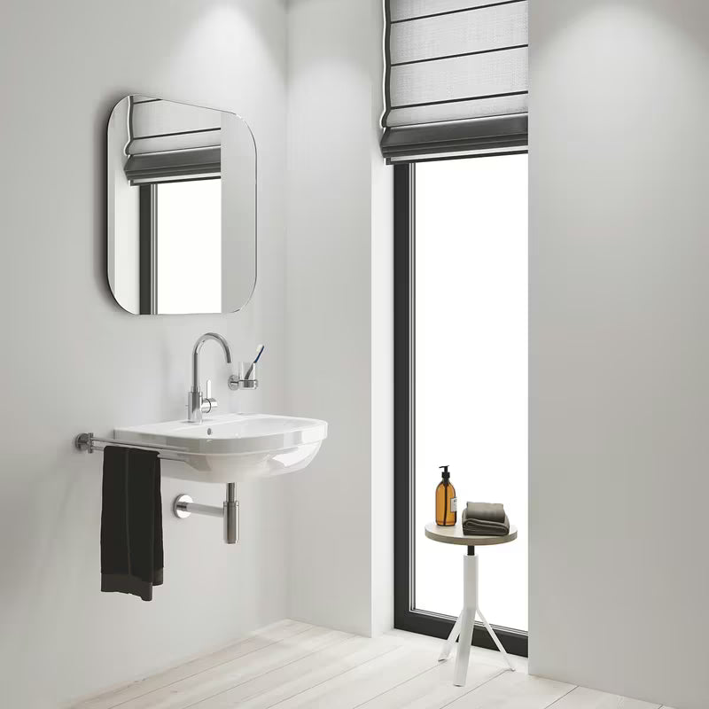 Visoka kromirana miješalica za umivaonik Grohe Eurosmart Cosmopolitan sa zakretnim izljevom i upravljanjem ručicom.